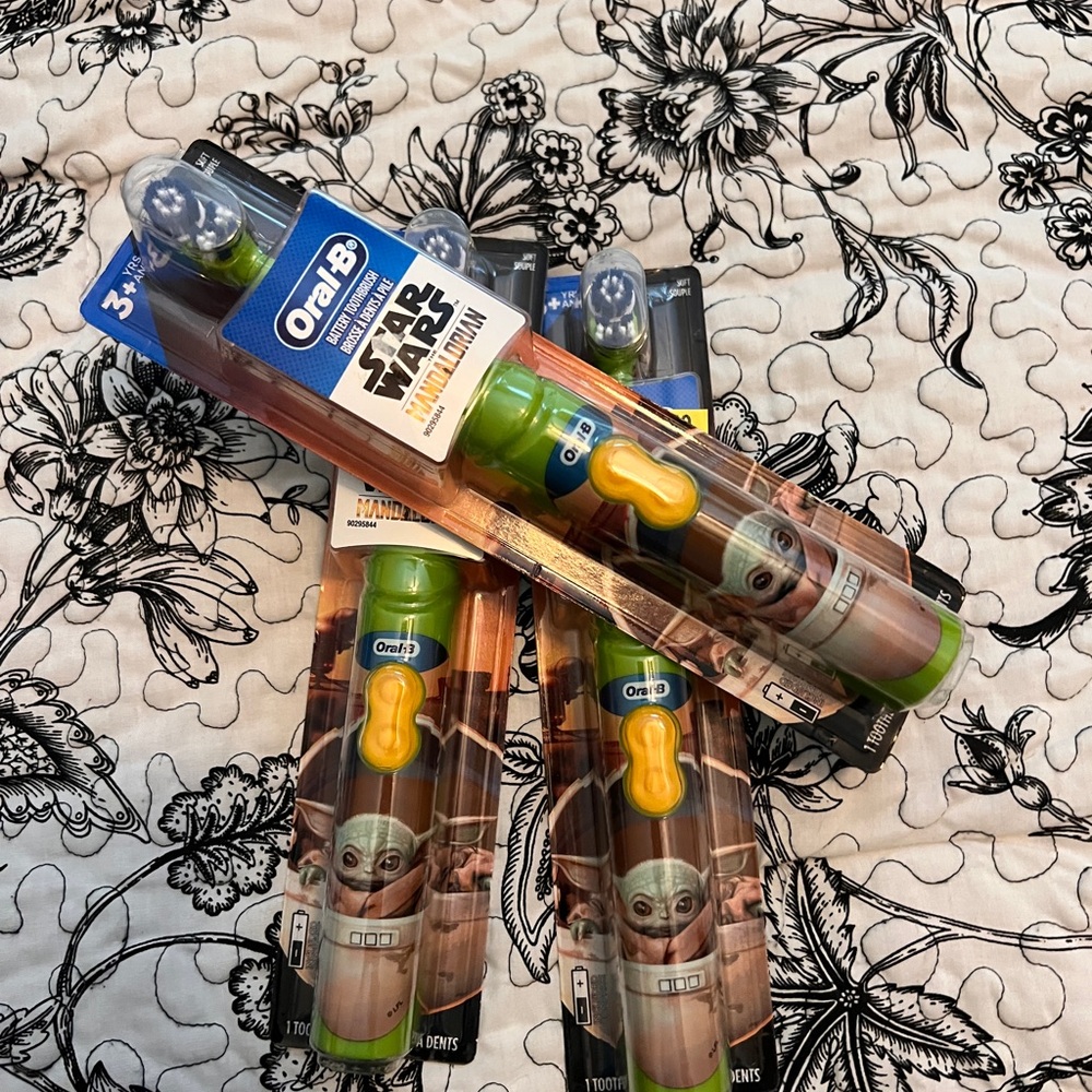 Oral-B Kids Star Wars Electric Toothbrush - Green